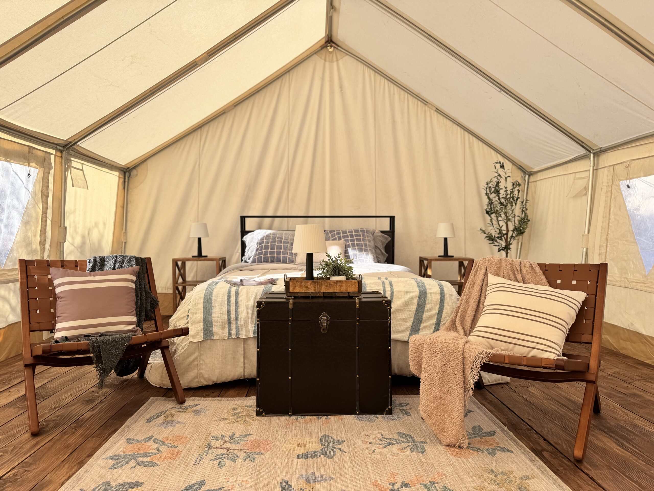 Safari tent, canvas tents